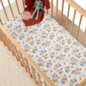 FESTIVE BERRY - SNUGGLE HUNNY KIDS FITTED BASINETTE/CHANGE TABLE SHEET